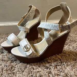 MICHAEL KORS Women Vanilla White Signature Logo Wedge Heel Sandal Size 9